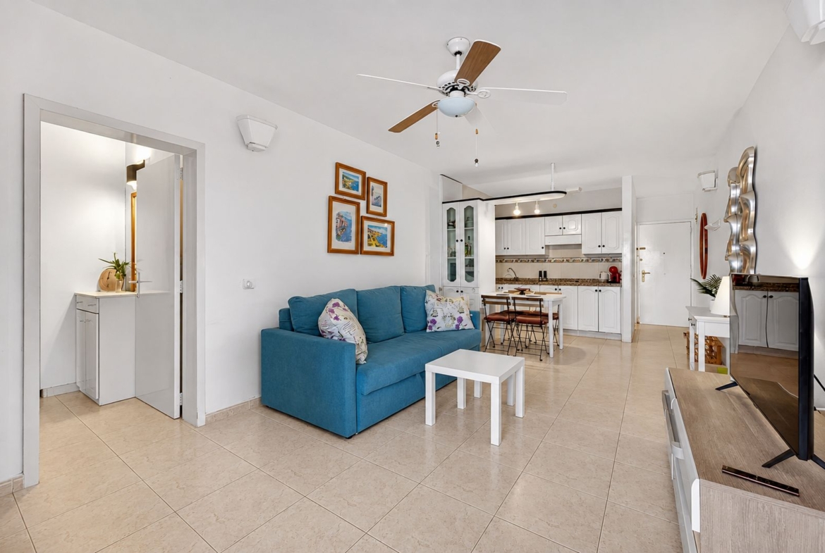 Apartament z dwiema sypialniami, tarasem i basenem w Costa del Silencio