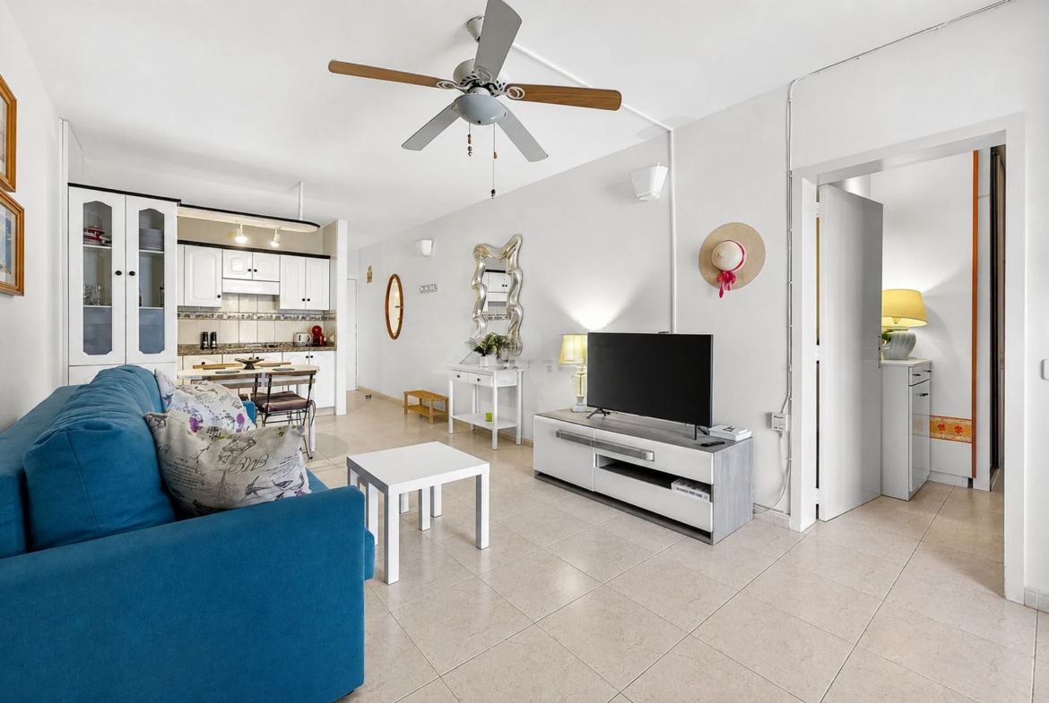 Apartament z dwiema sypialniami, tarasem i basenem w Costa del Silencio