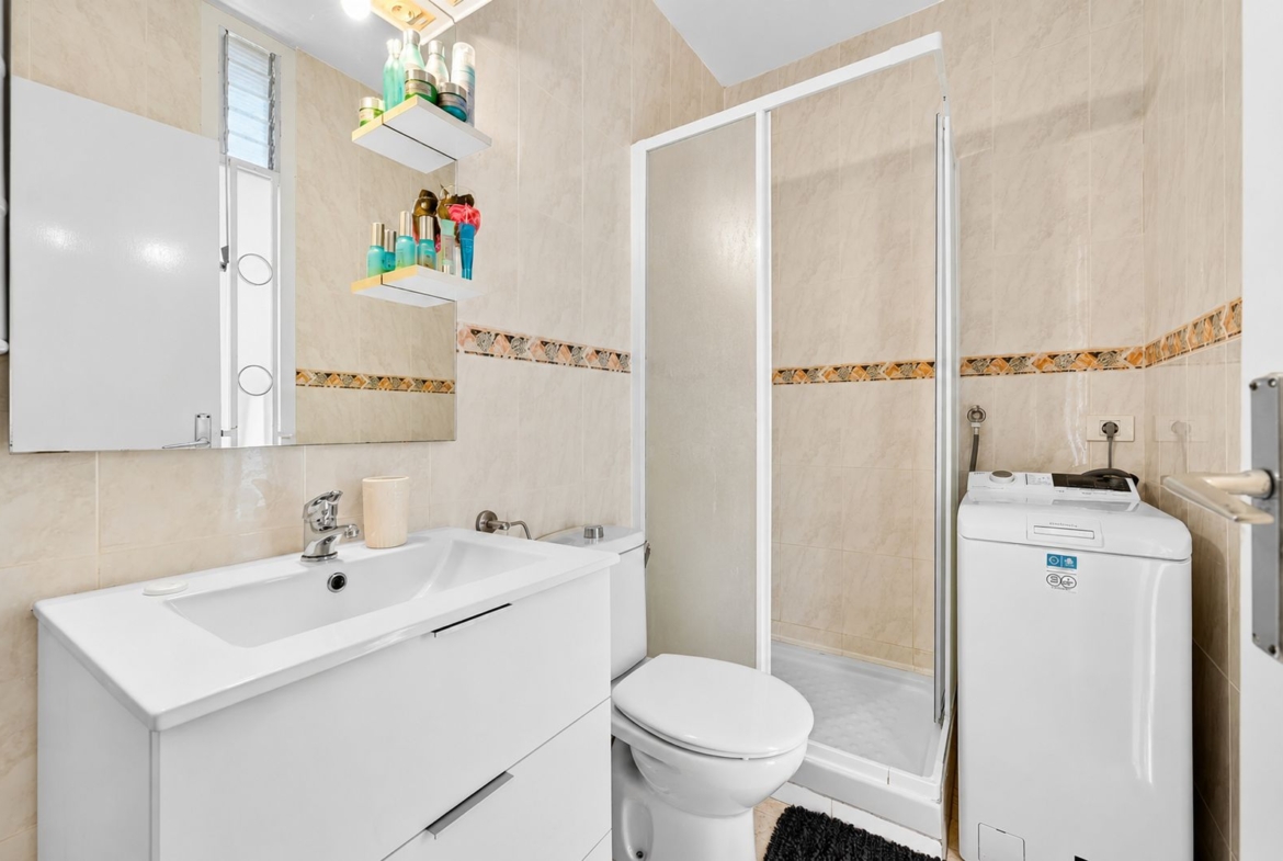 Apartament z dwiema sypialniami, tarasem i basenem w Costa del Silencio