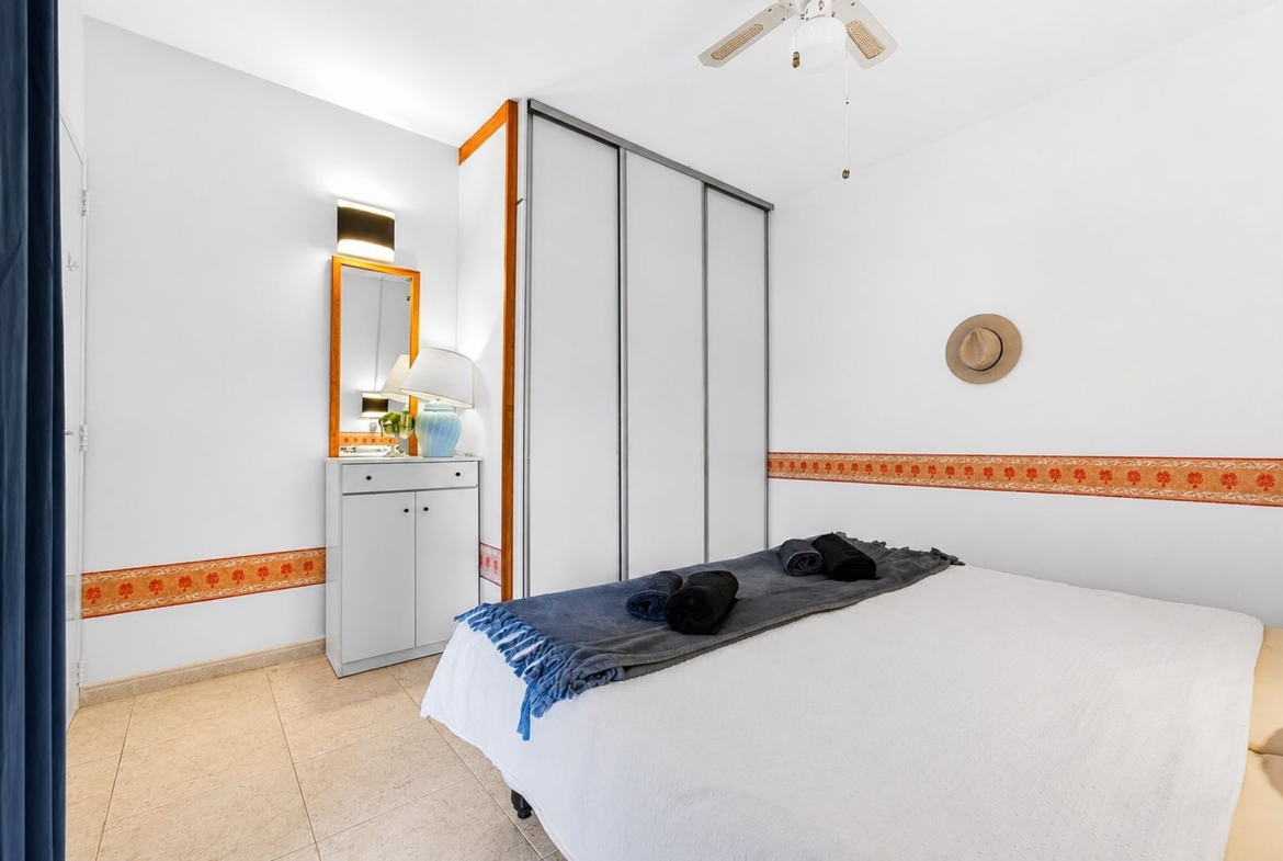 Apartament z dwiema sypialniami, tarasem i basenem w Costa del Silencio