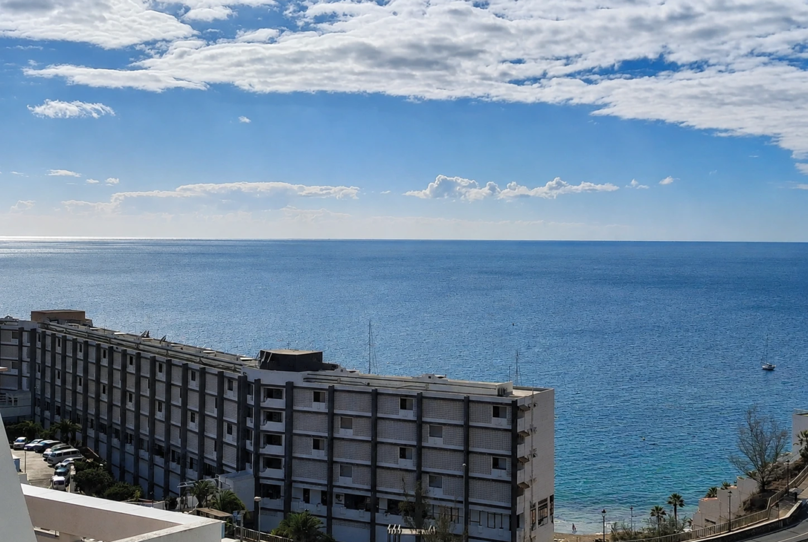 Apartament z dużym tarasem i panoramicznym widokiem na ocean w Mayfair, La Playa de Arguineguín