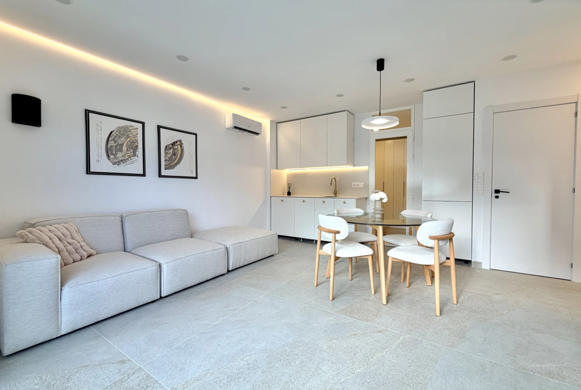 Kompaktowy apartament z dwiema sypialniami i balkonem w Vista Mar 9