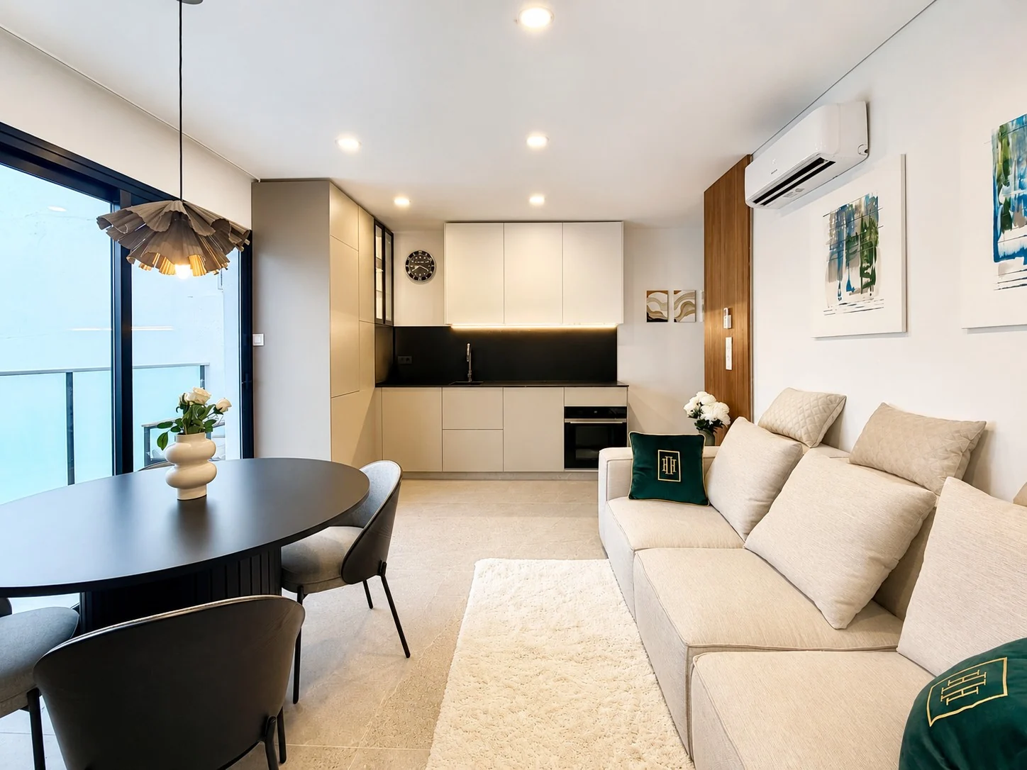 01 Nowoczesny apartament z przestronnym balkonem w Vista Mar 9