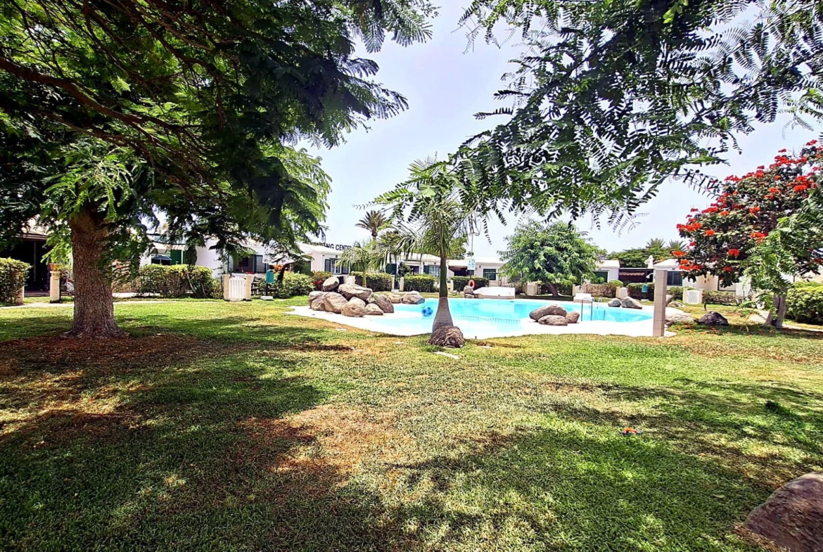 Przestronny bungalow z 6 sypialniami i prywatnym ogrodem w Campo Internacional, Maspalomas