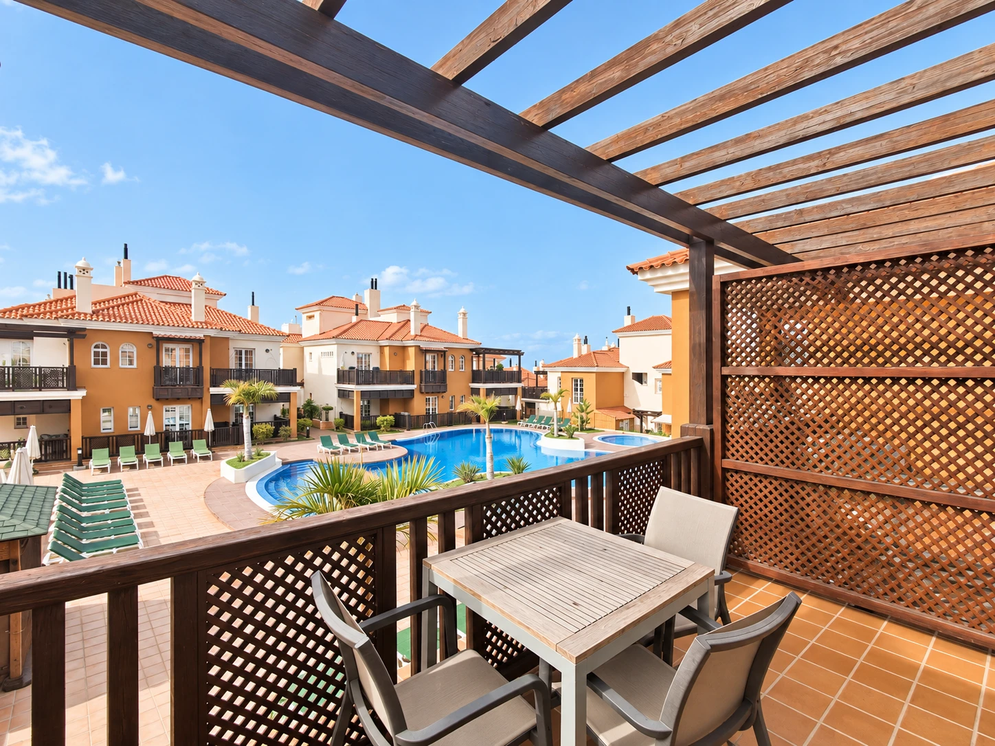 03 Elegancki apartament z tarasem w Monte Carrera – Arguineguín, Gran Canaria