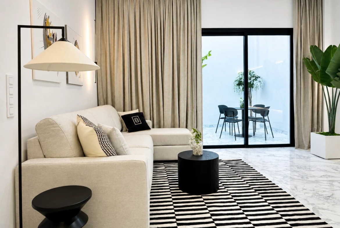 Elegancki apartament z patio w Vista Mar 9 w Los Abrigos