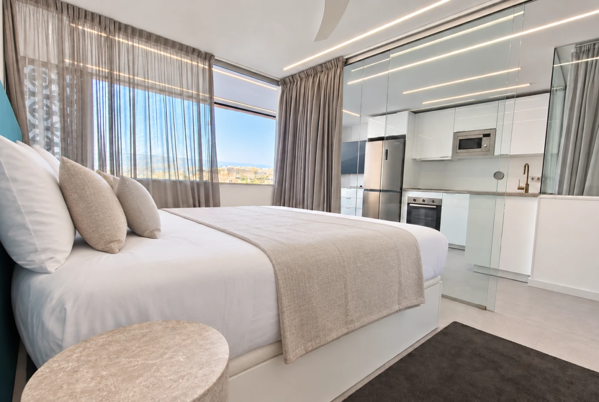 Apartament przy plaży z 2 sypialniami, widokiem na ocean i basenem w Arguineguín