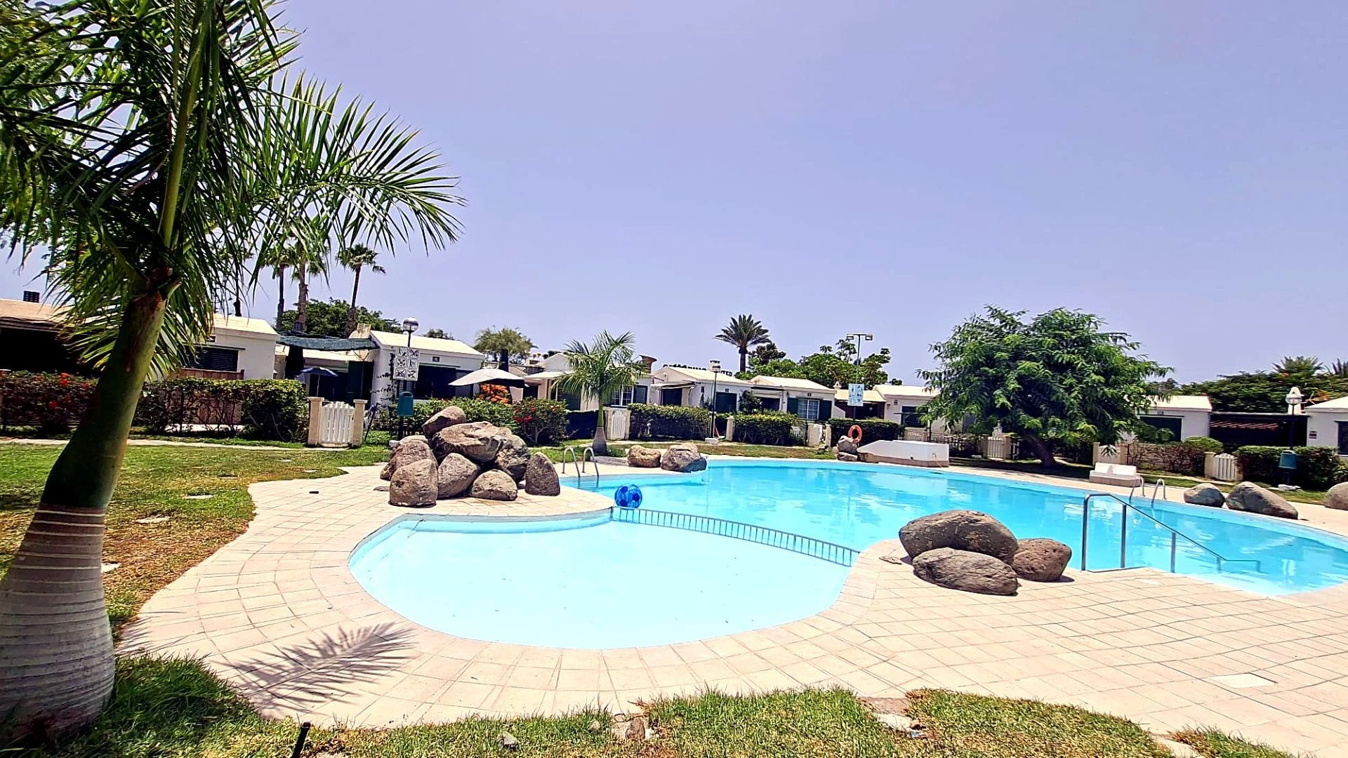 03 Przestronny bungalow z 6 sypialniami i prywatnym ogrodem w Campo Internacional, Maspalomas