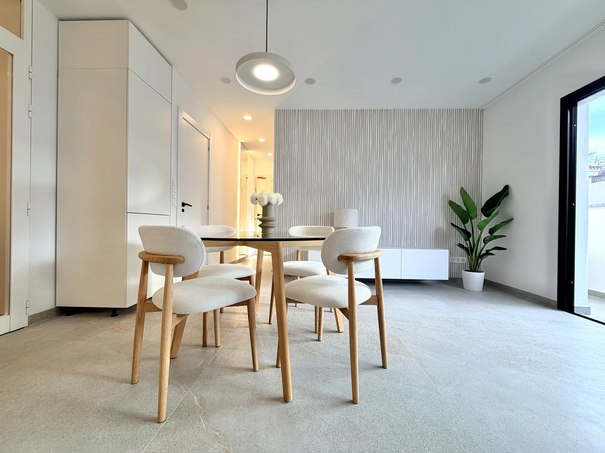 03 Kompaktowy apartament z dwiema sypialniami i balkonem w Vista Mar 9