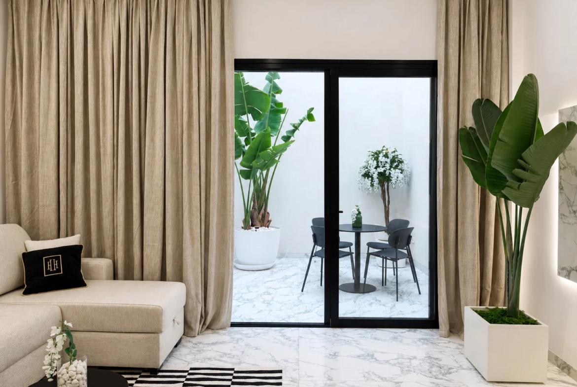 Elegancki apartament z patio w Vista Mar 9 w Los Abrigos