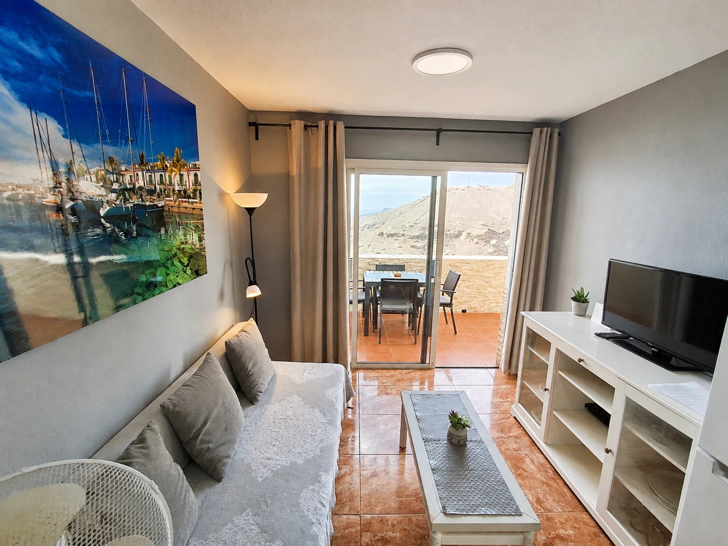 04 Apartament z dużym tarasem i panoramicznym widokiem na ocean w Mayfair, La Playa de Arguineguín
