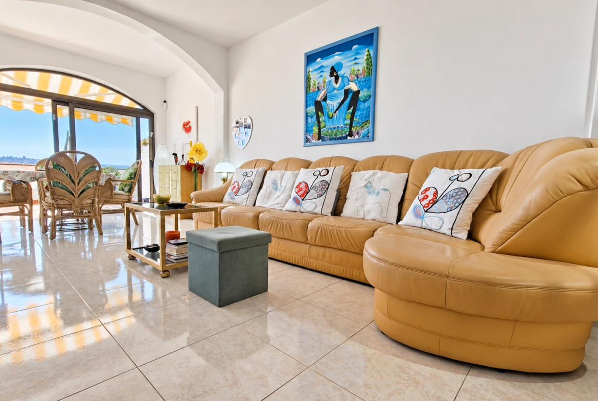 Przestronny duplex z widokiem na ocean, prywatnym garażem i ogrodem w Loma Dos, Arguineguín