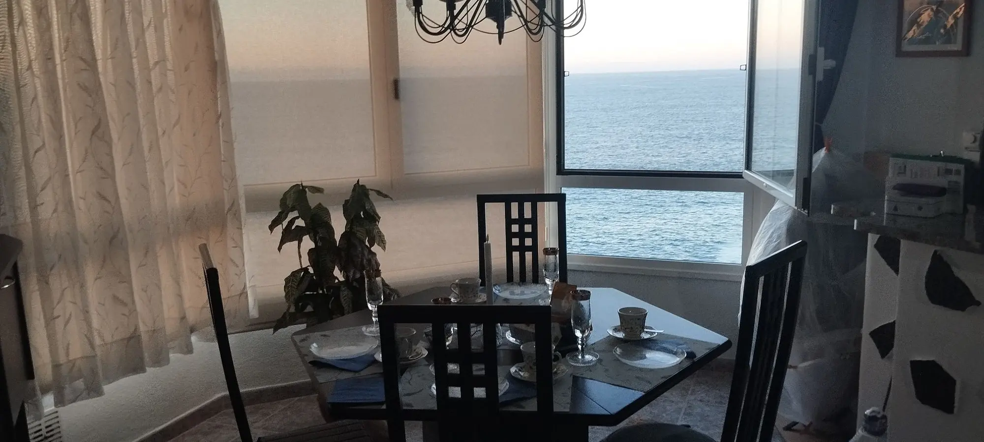 04 Odnowiony apartament z widokiem na ocean i basenem w Los Silos