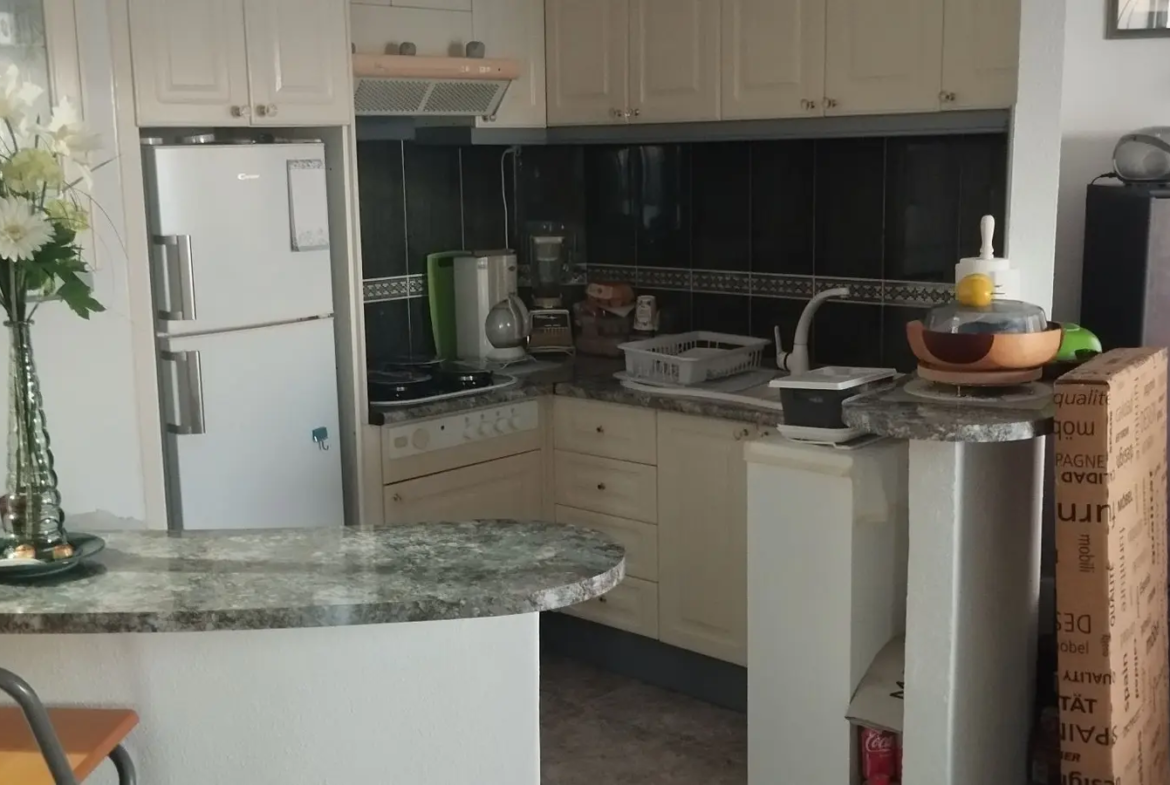 Odnowiony apartament z widokiem na ocean i basenem w Los Silos