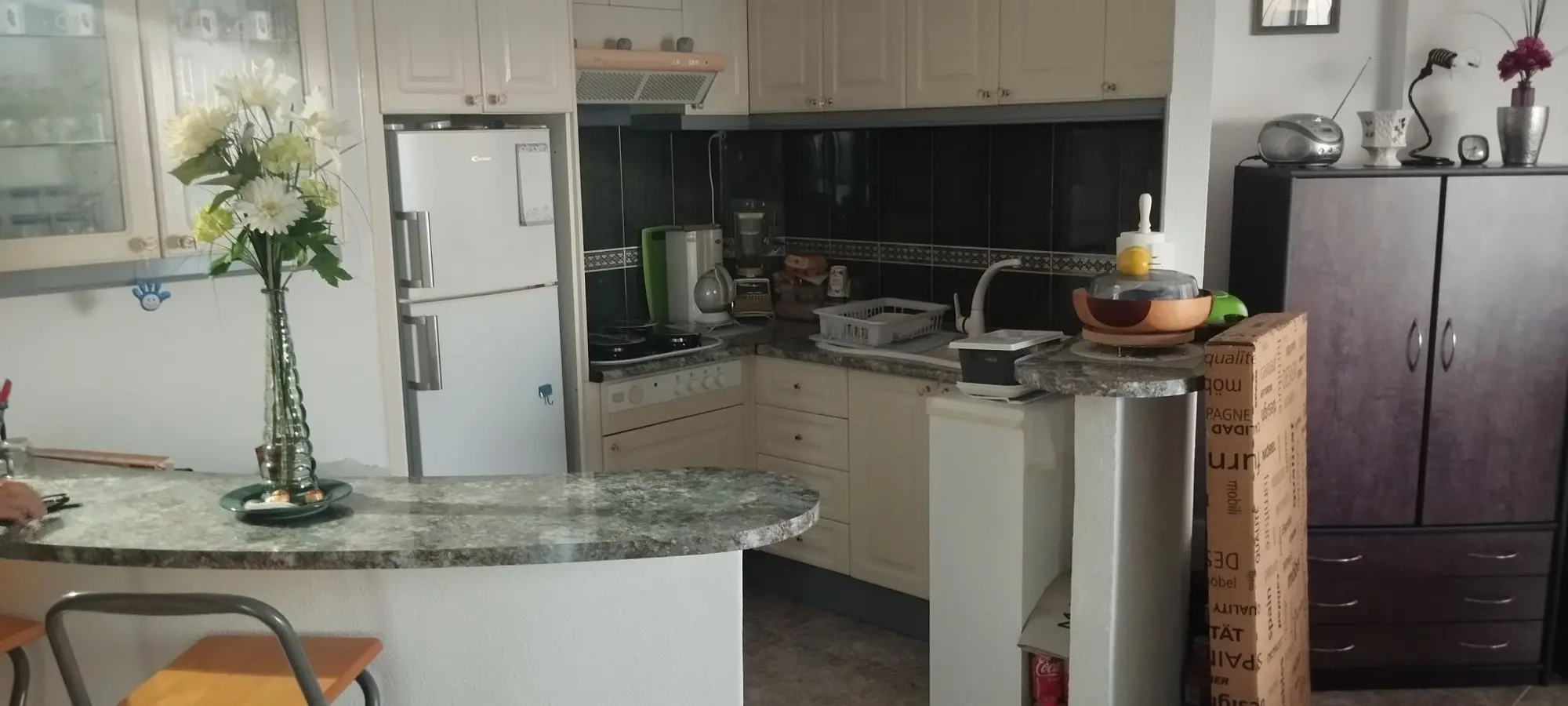 05 Odnowiony apartament z widokiem na ocean i basenem w Los Silos