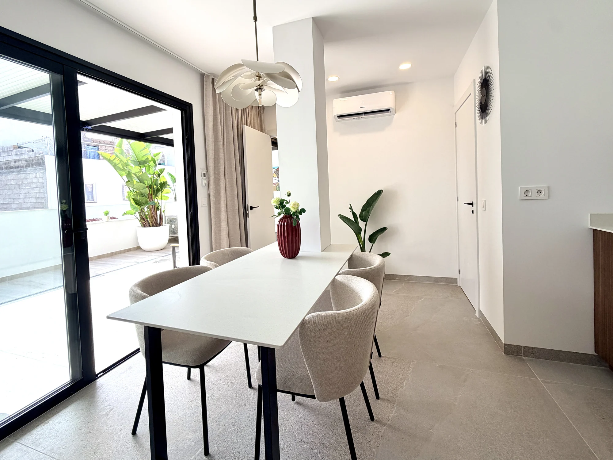 05 Apartament z dużym tarasem na drugim piętrze w Vista Mar 9