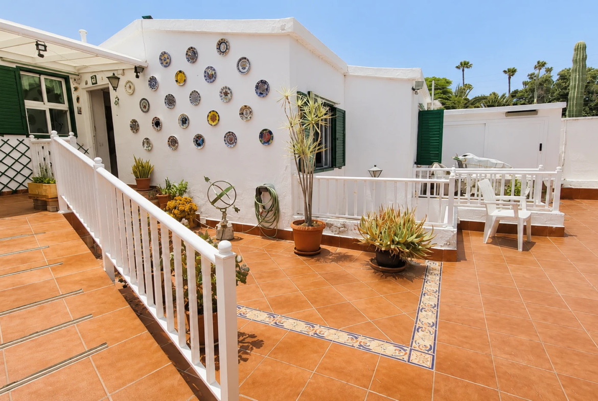Przestronny bungalow z 6 sypialniami i prywatnym ogrodem w Campo Internacional, Maspalomas
