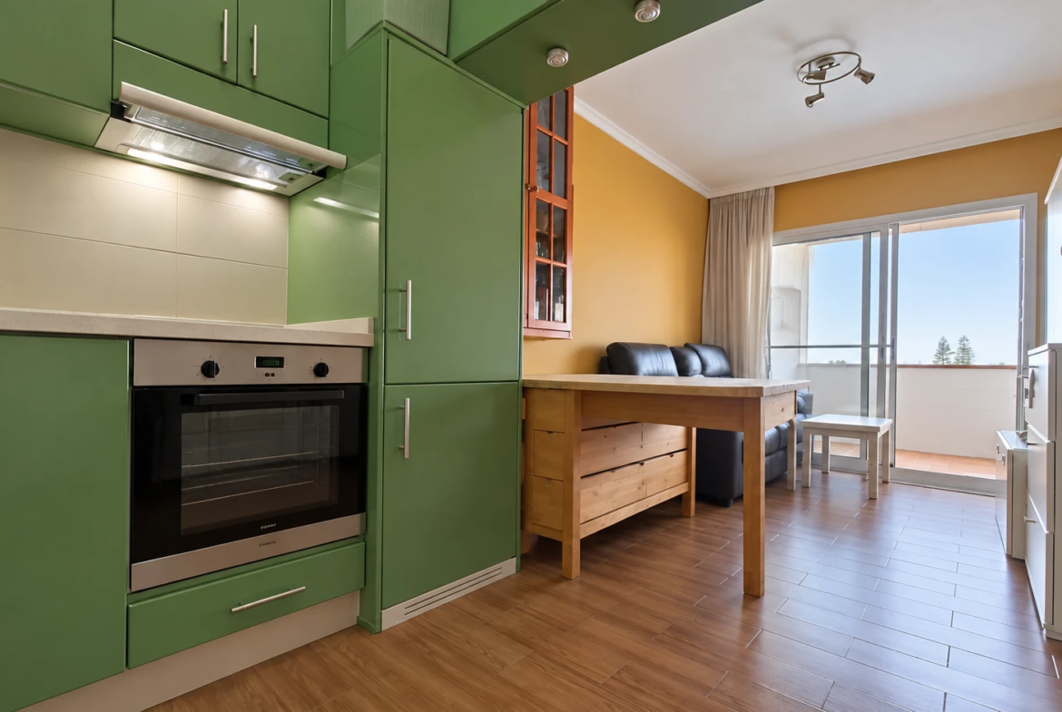 Apartament z 2 sypialniami, tarasem i widokiem na basen w Playa del Inglés