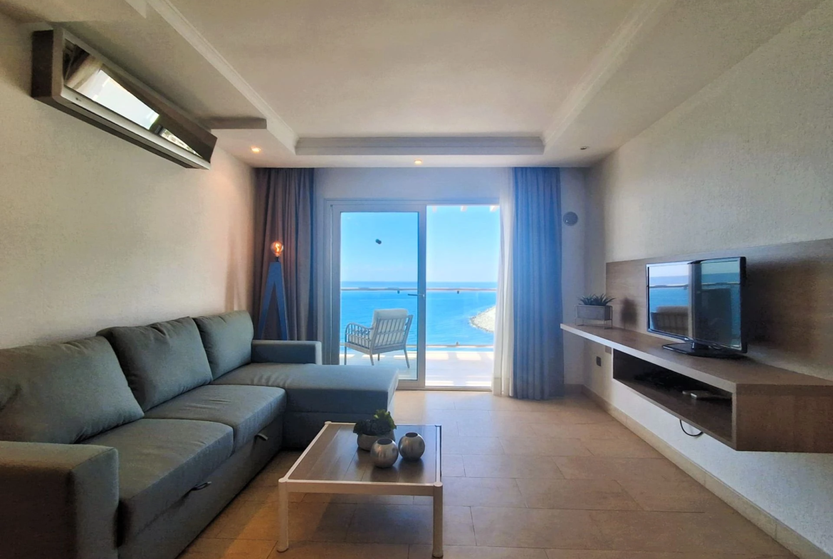 Luksusowy apartament z 2 sypialniami, widokiem na ocean i bezpośrednim dostępem do plaży w Playa del Cura