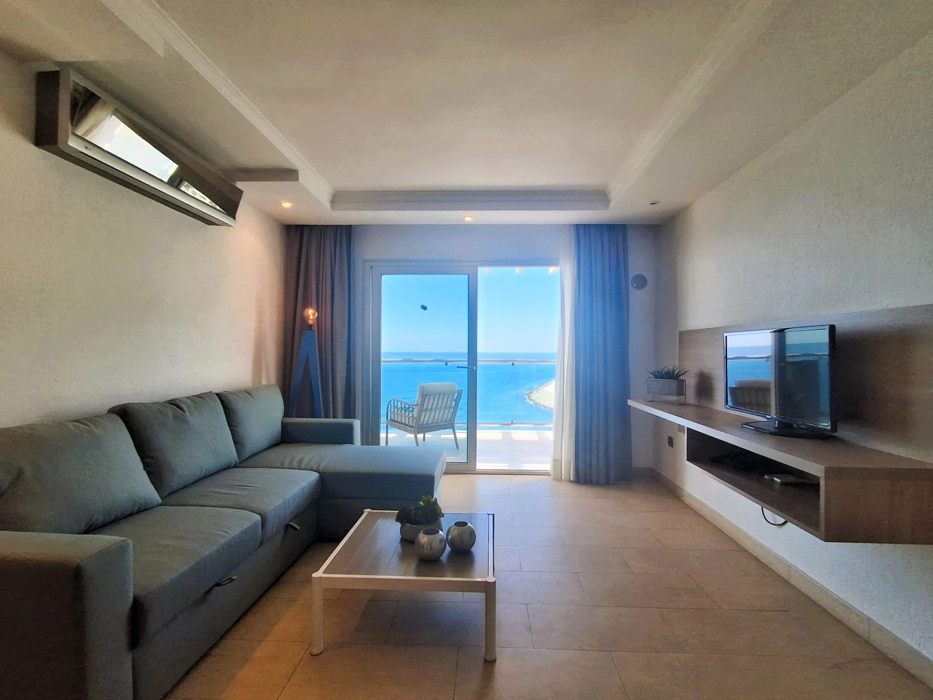 08 Luksusowy apartament z 2 sypialniami, widokiem na ocean i bezpośrednim dostępem do plaży w Playa del Cura
