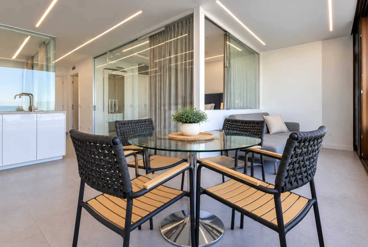 Apartament przy plaży z 2 sypialniami, widokiem na ocean i basenem w Arguineguín