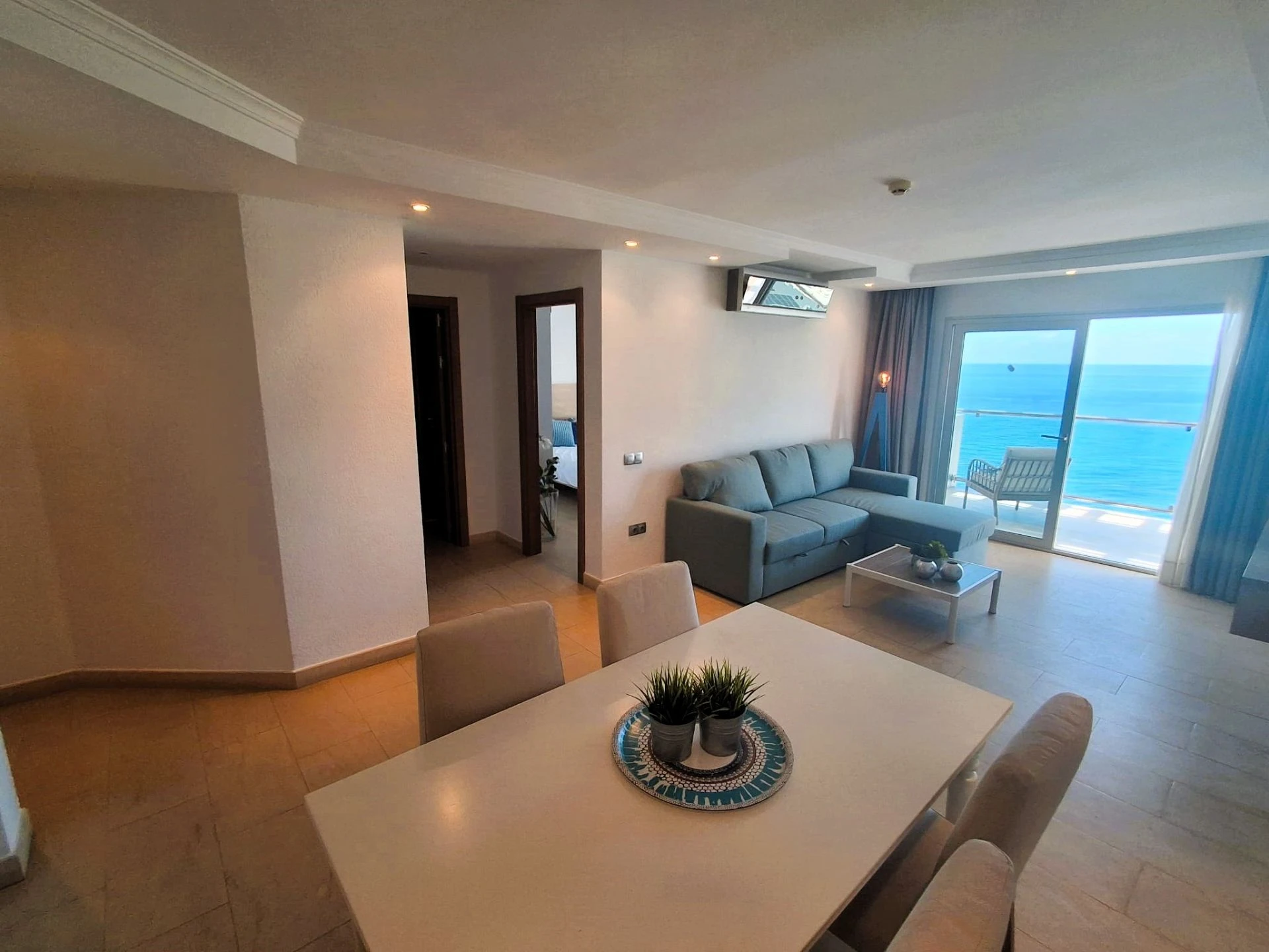 09 Luksusowy apartament z 2 sypialniami, widokiem na ocean i bezpośrednim dostępem do plaży w Playa del Cura