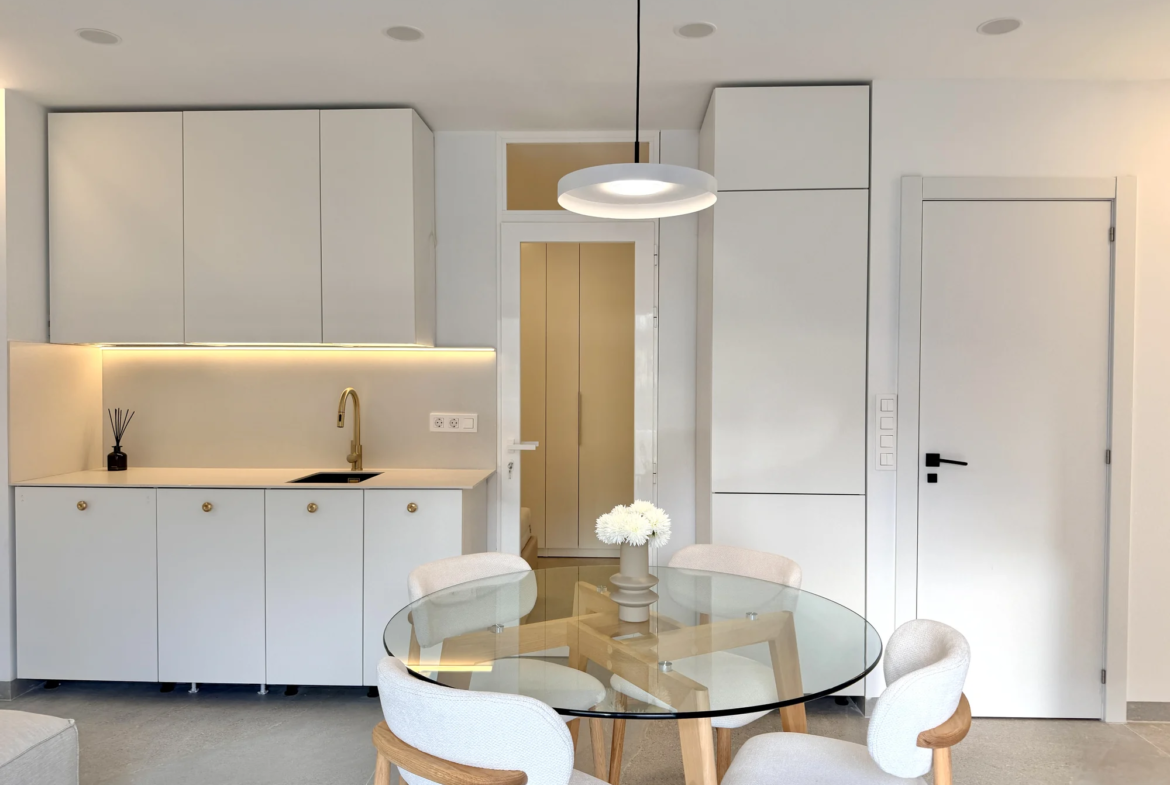 Kompaktowy apartament z dwiema sypialniami i balkonem w Vista Mar 9