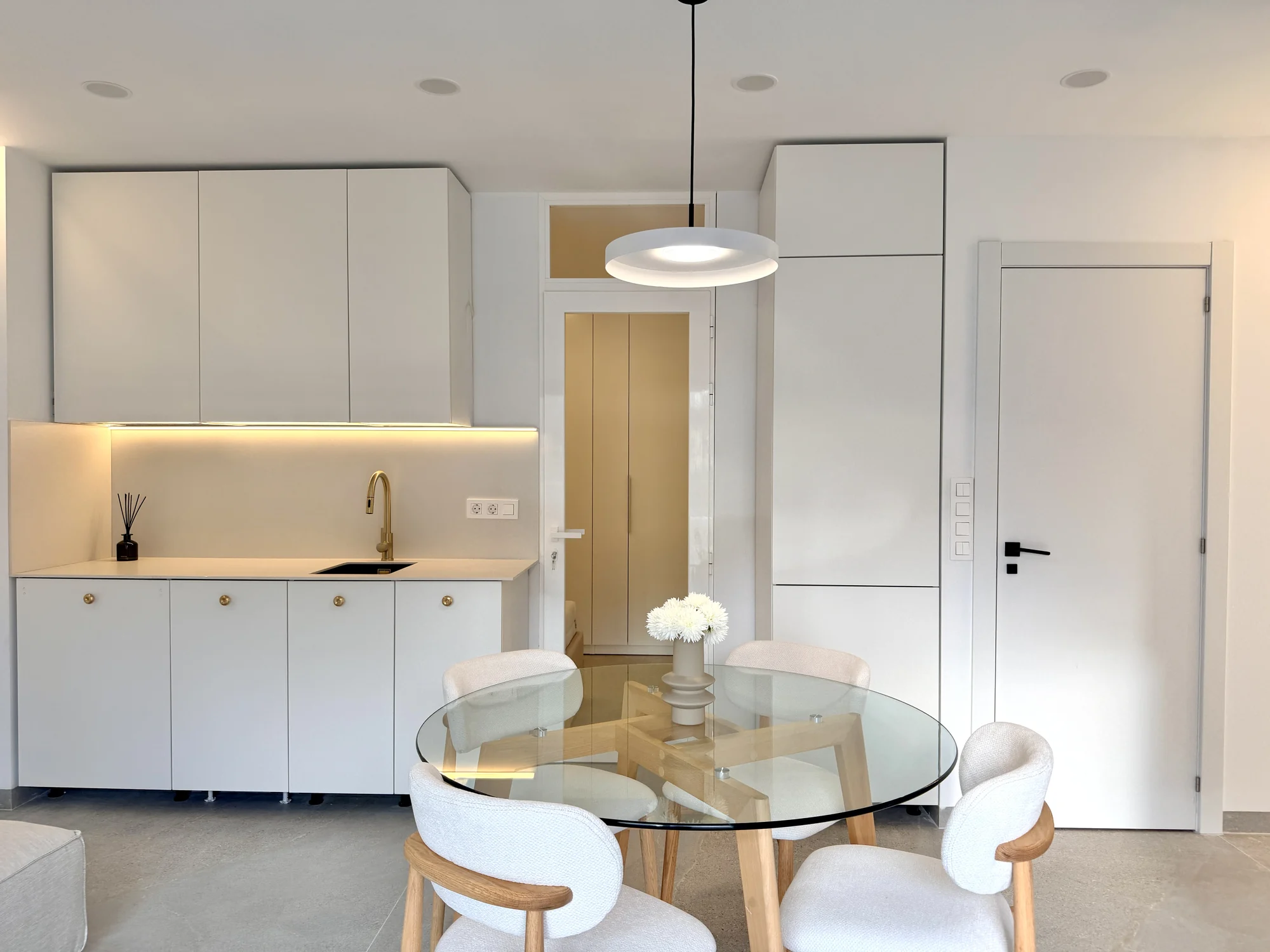 09 Kompaktowy apartament z dwiema sypialniami i balkonem w Vista Mar 9