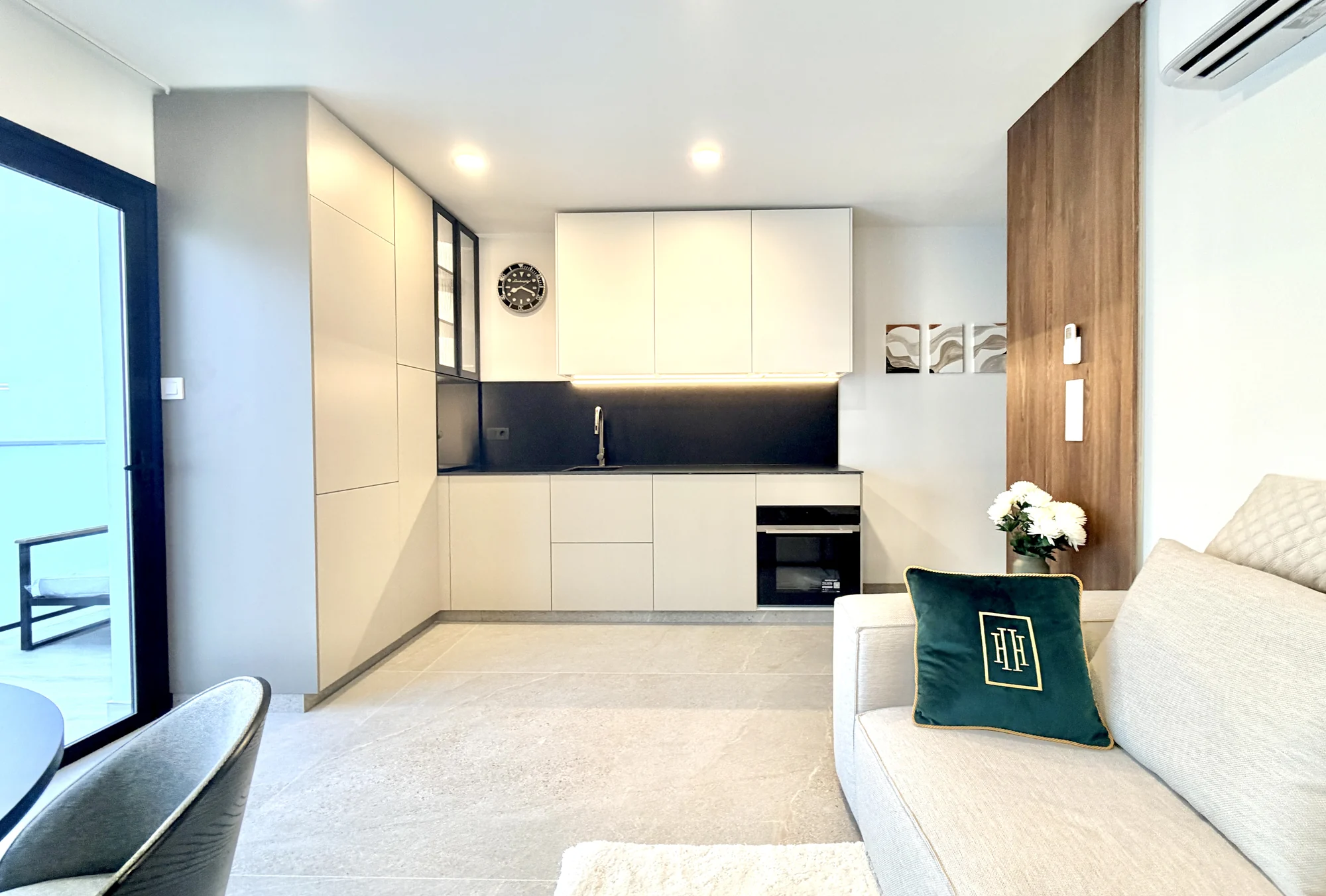 09 Nowoczesny apartament z przestronnym balkonem w Vista Mar 9