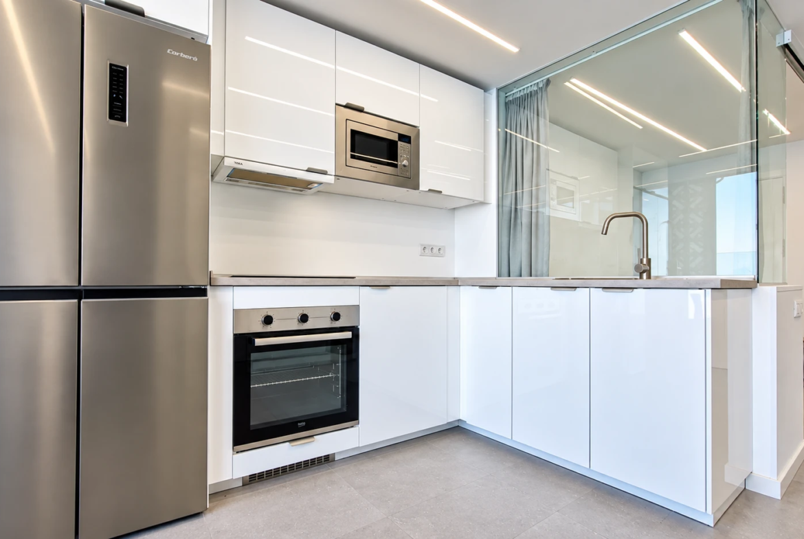 Apartament przy plaży z 2 sypialniami, widokiem na ocean i basenem w Arguineguín