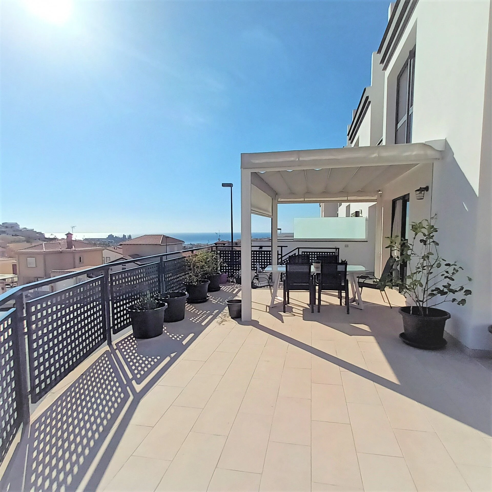 10 Nowoczesny apartament z 2 sypialniami, widokiem na ocean i dużym tarasem w Loma Dos, Arguineguín