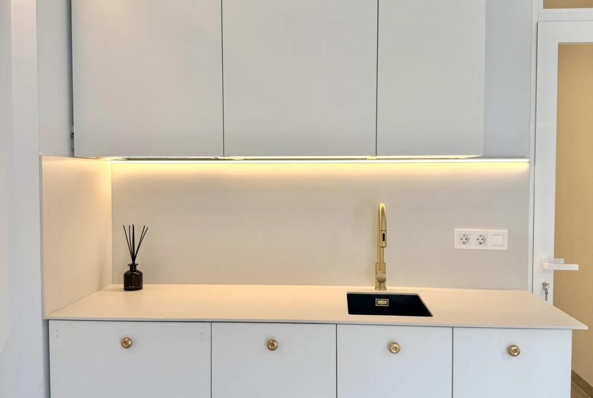 Kompaktowy apartament z dwiema sypialniami i balkonem w Vista Mar 9