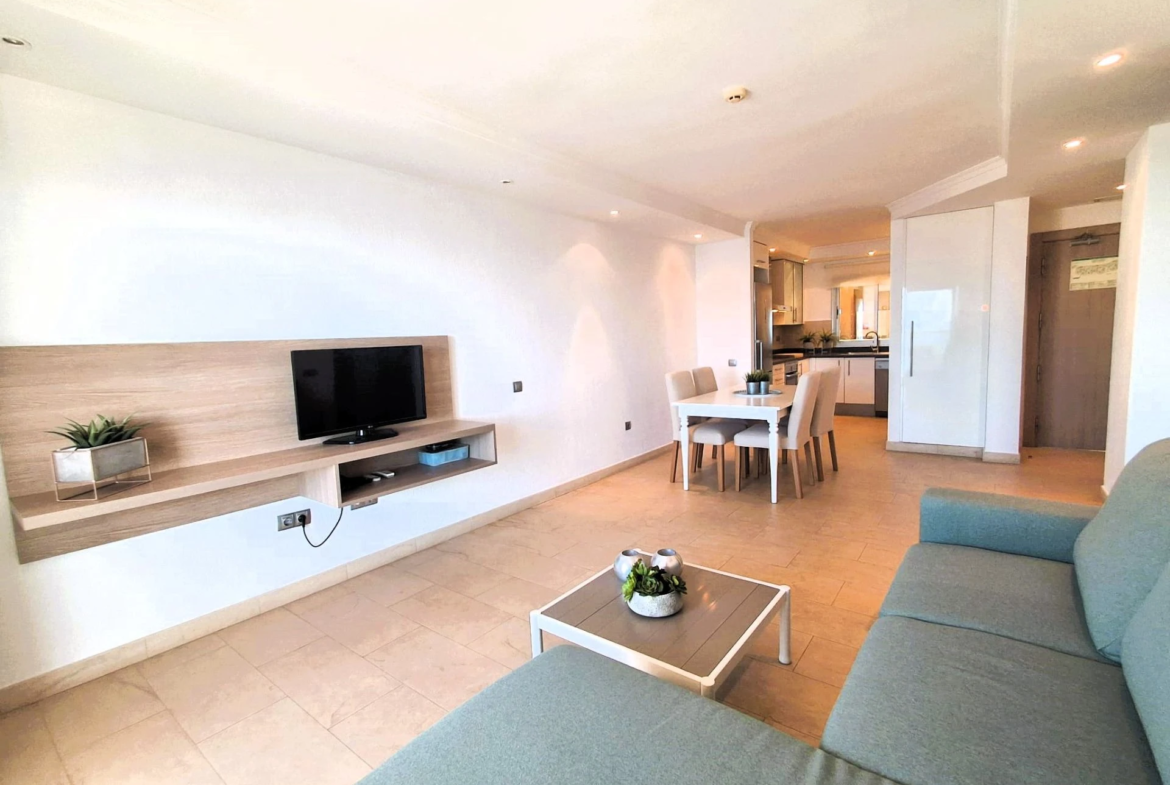 Luksusowy apartament z 2 sypialniami, widokiem na ocean i bezpośrednim dostępem do plaży w Playa del Cura