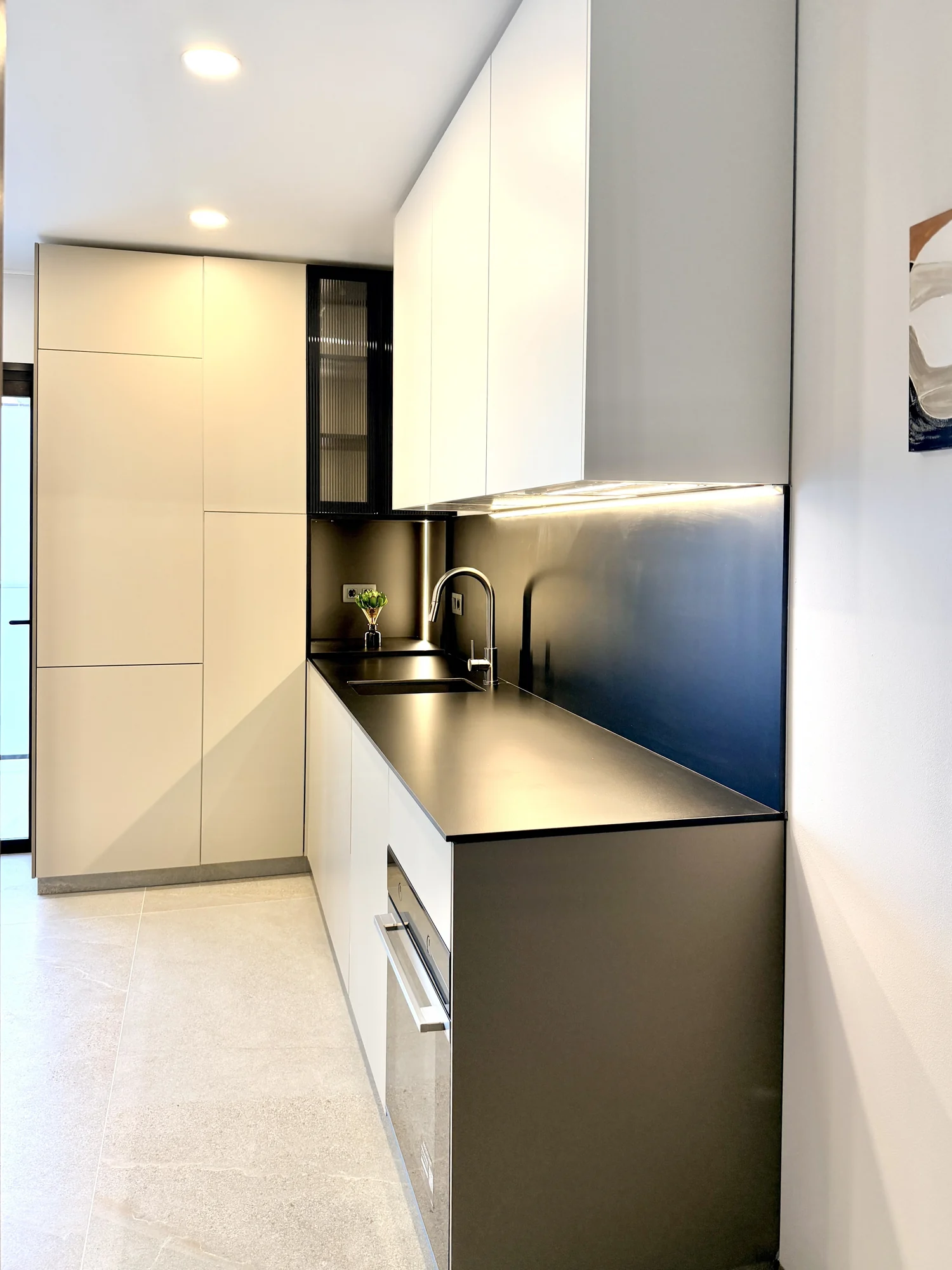 12 Nowoczesny apartament z przestronnym balkonem w Vista Mar 9