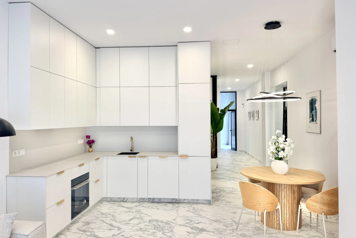 Przestronny apartament z dwiema sypialniami i tarasem w Vista Mar 9, Los Abrigos, Teneryfa
