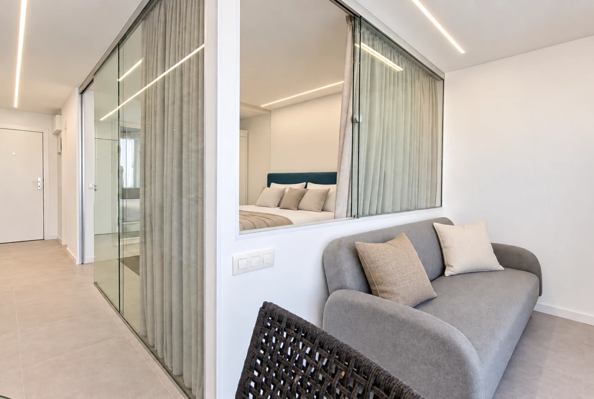 Apartament przy plaży z 2 sypialniami, widokiem na ocean i basenem w Arguineguín