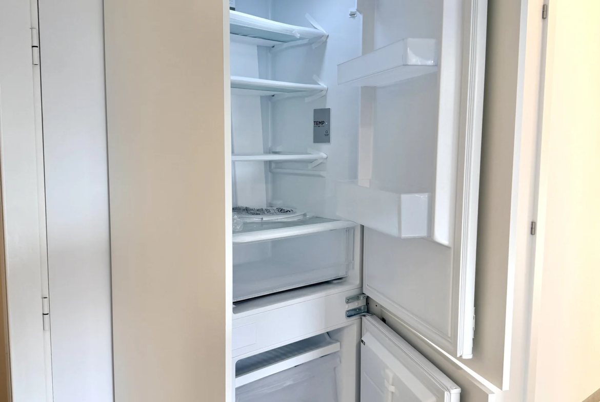 Kompaktowy apartament z dwiema sypialniami i balkonem w Vista Mar 9