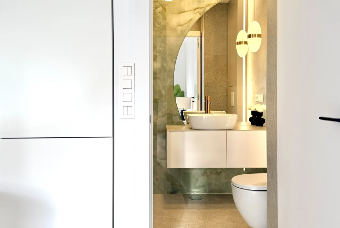 Kompaktowy apartament z dwiema sypialniami i balkonem w Vista Mar 9