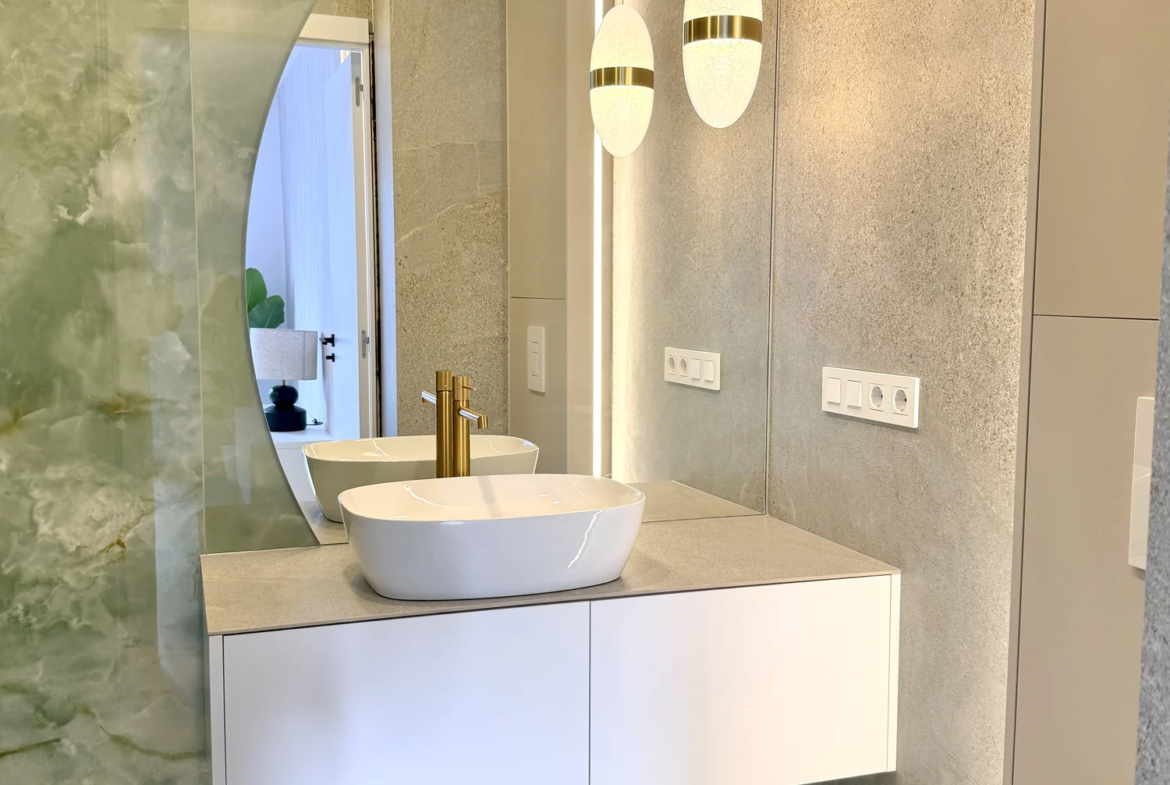 Kompaktowy apartament z dwiema sypialniami i balkonem w Vista Mar 9