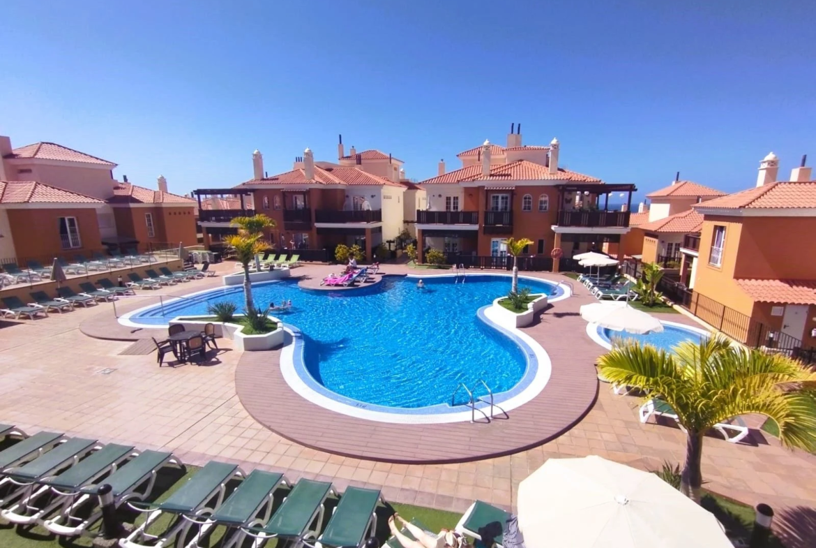 Elegancki apartament z tarasem w Monte Carrera – Arguineguín, Gran Canaria