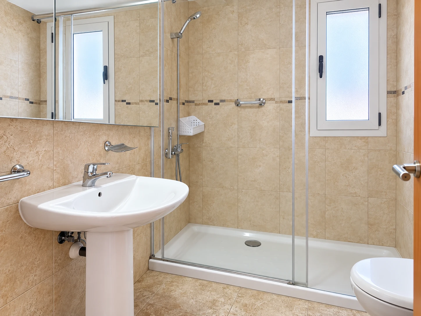 16 Apartament z 2 sypialniami, tarasem, basenem i garażem w Arguineguín