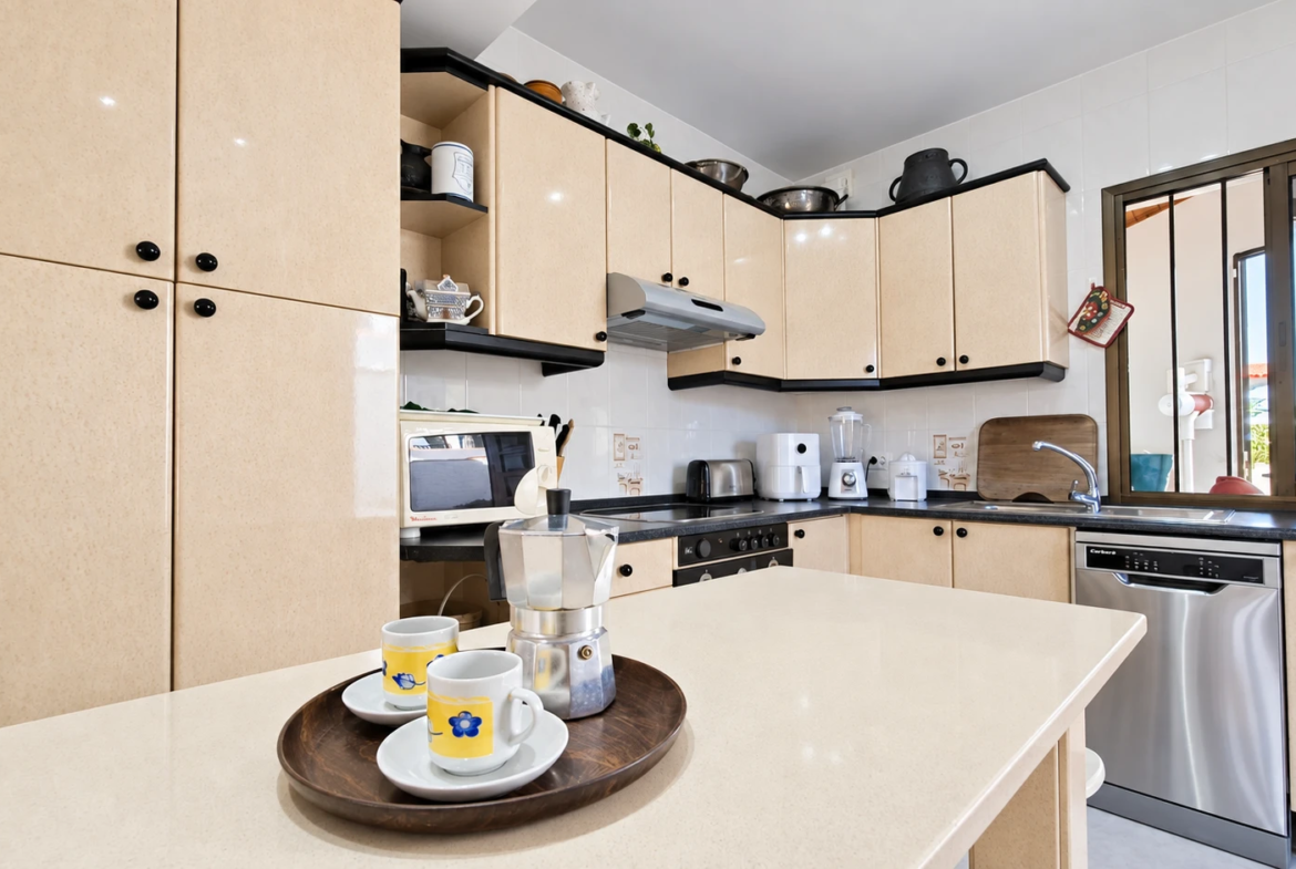 Przestronny duplex z widokiem na ocean, prywatnym garażem i ogrodem w Loma Dos, Arguineguín