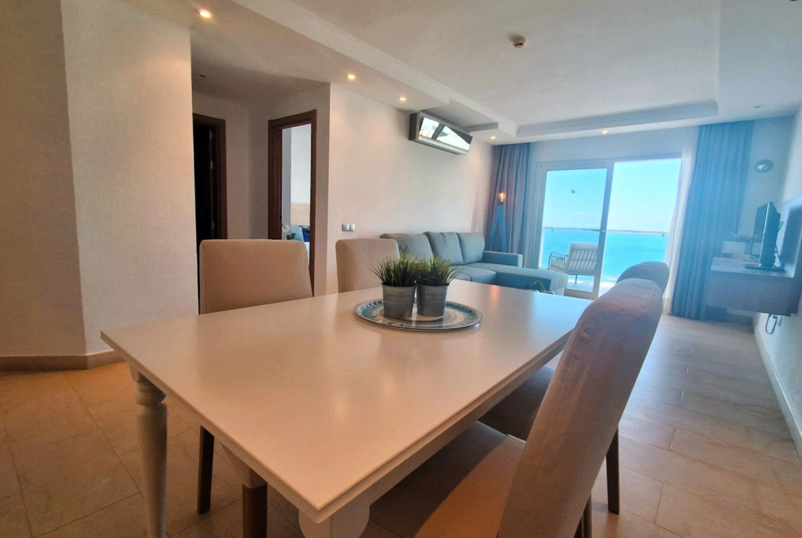 Luksusowy apartament z 2 sypialniami, widokiem na ocean i bezpośrednim dostępem do plaży w Playa del Cura