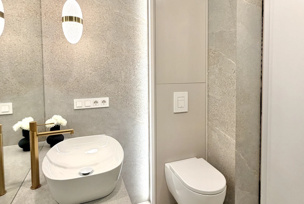 Kompaktowy apartament z dwiema sypialniami i balkonem w Vista Mar 9