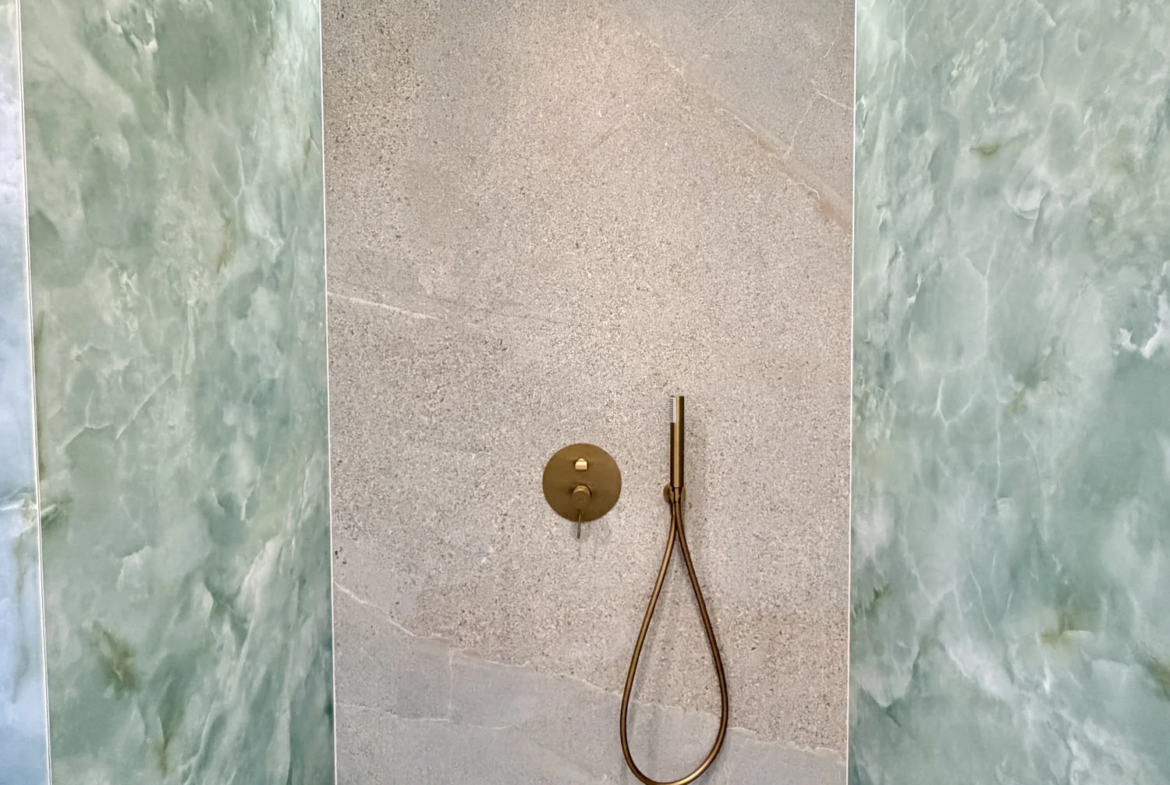 Kompaktowy apartament z dwiema sypialniami i balkonem w Vista Mar 9
