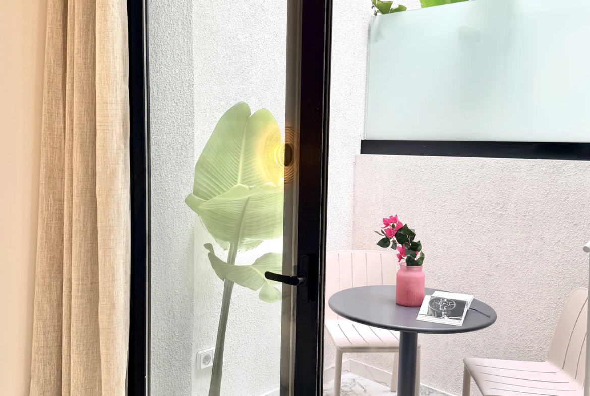 Przestronny apartament z dwiema sypialniami i tarasem w Vista Mar 9, Los Abrigos, Teneryfa