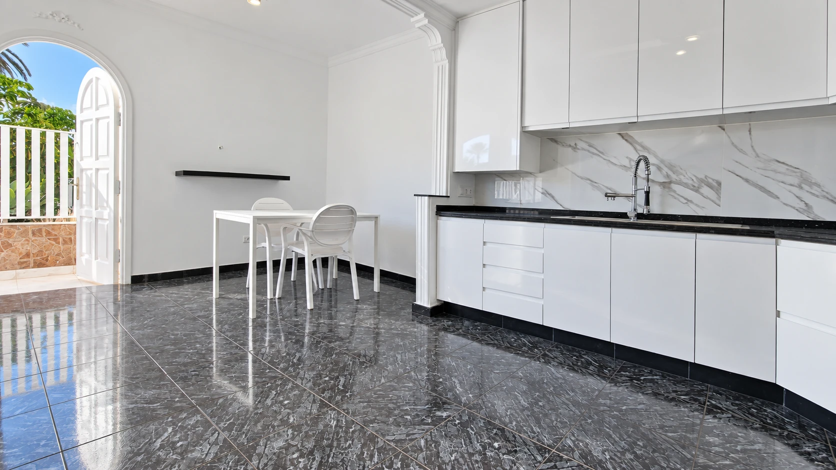 22 Ekskluzywny bungalow z 3 sypialniami, ogrodem i basenem blisko plaży i wydm w Playa del Inglés