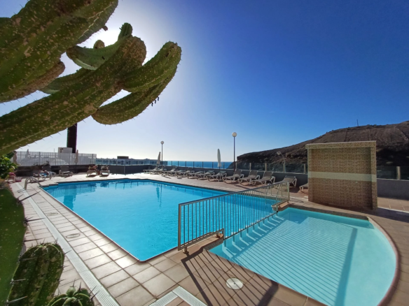 Apartament z dużym tarasem i panoramicznym widokiem na ocean w Mayfair, La Playa de Arguineguín