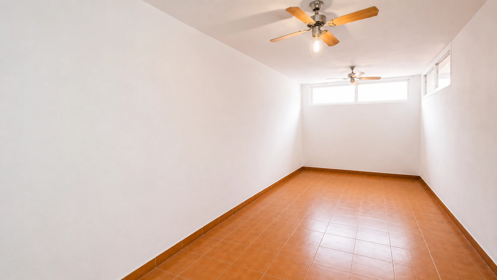 23 Przestronny bungalow z 6 sypialniami i prywatnym ogrodem w Campo Internacional, Maspalomas