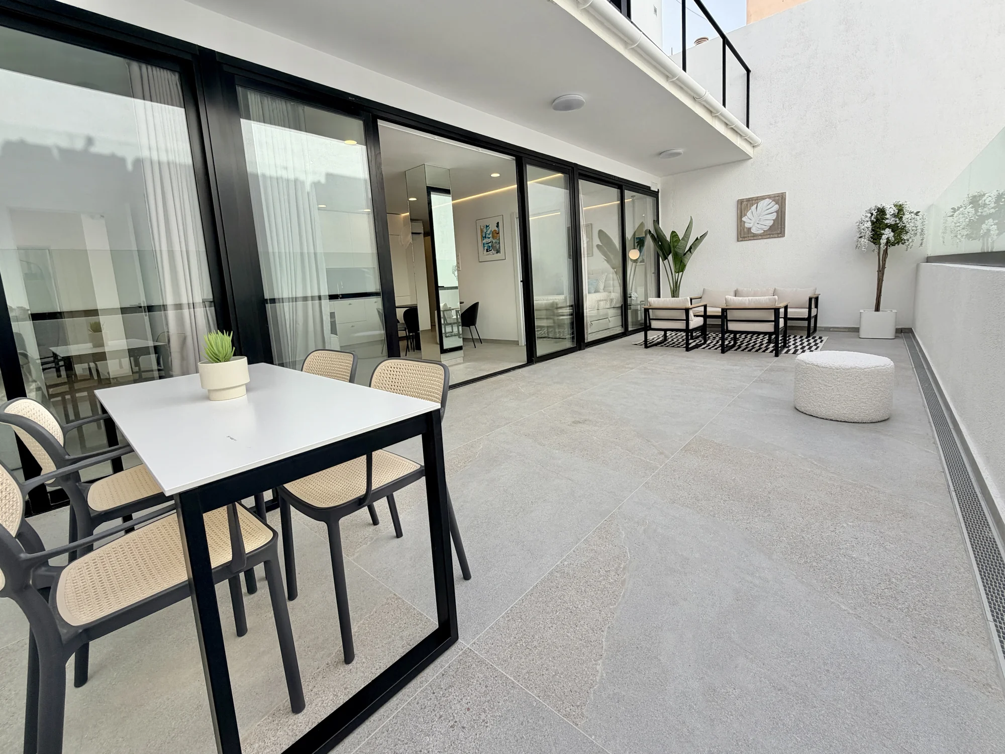 24 Apartament z dwiema sypialniami i dużym tarasem w Vista Mar 9
